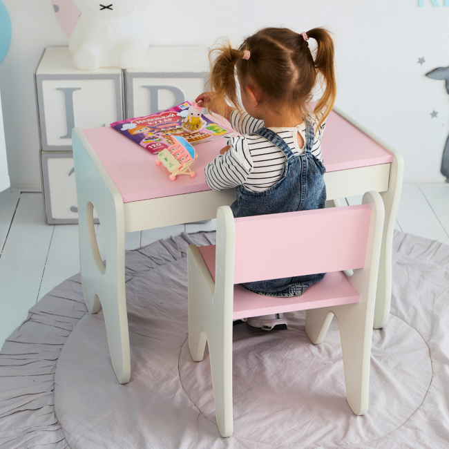 Удобный столик в детскую комнату 70×45×51, детский игровой стол с ящиком, белый с розовым.