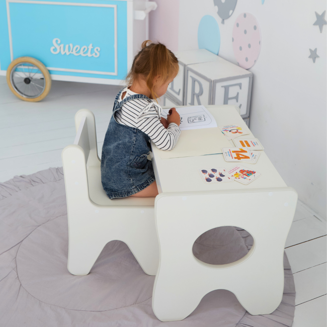 Удобный столик в детскую комнату 70×45×51, детский игровой стол с ящиком, белый