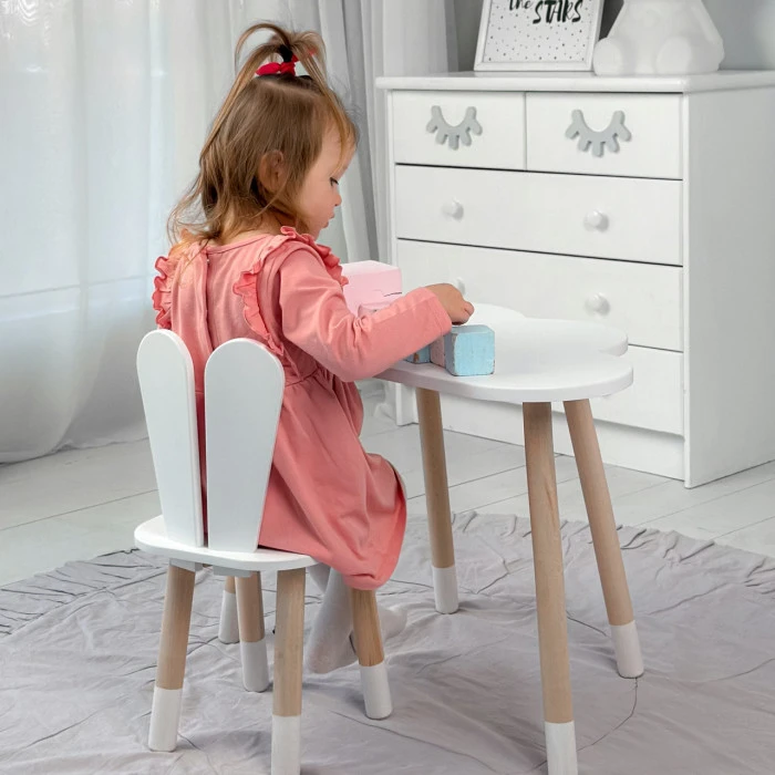 Білий набір меблів стіл та стілець, дитячий столик хмарка 46х70х40 і стільчик зайчик 26.5х26х25 для гри, малювання, навчання