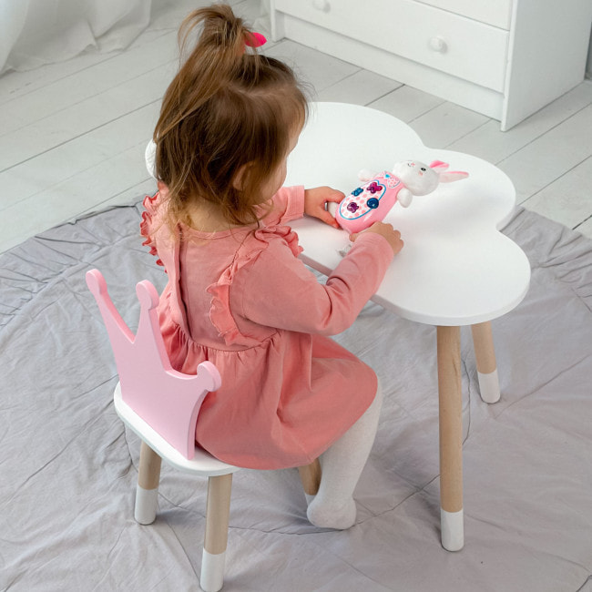 Стол белое облако 46х70х40 и стульчик корона розовый 26.5х26х25, стол и стул в детскую.