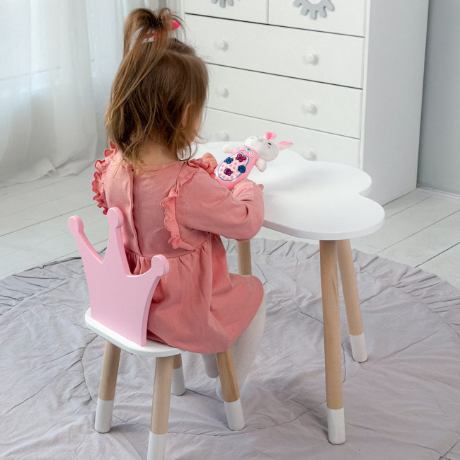 Стол белое облако 46х70х40 и стульчик корона розовый 26.5х26х25, стол и стул в детскую.