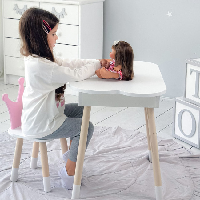 Столик хмаринка з зручною нішею 54х68х50 і стільчик корона 26.5х26х25, стіл та стілець в дитячу, білий з рожевим
