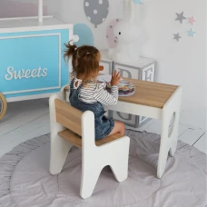 Удобный столик в детскую комнату 70×45×51, детский игральный стол с ящиком, белый с деревом