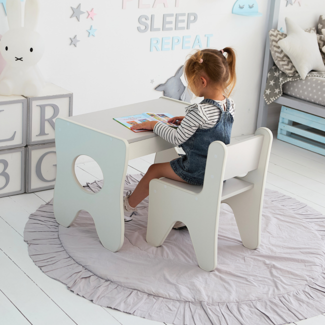 Удобный столик в детскую комнату 70×45×51, детский игровой стол с ящиком, белый с серым