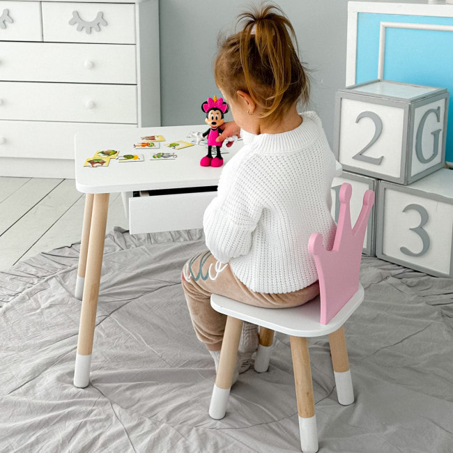 Детский столик белый и стульчик корона бело-розовый. Столик с ящиком для карандашей и раскрасок 56787