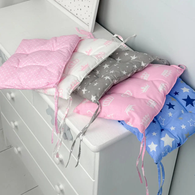 Подушка мягкая для детского стульчика 23х28, белая