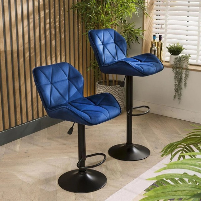 Барный стул со спинкой Bonro B-087 велюр синий с черным основанием