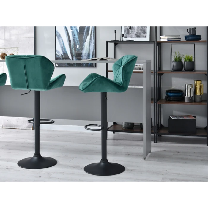 Барный стул со спинкой Bonro B-087 велюр зеленый с черным основанием.