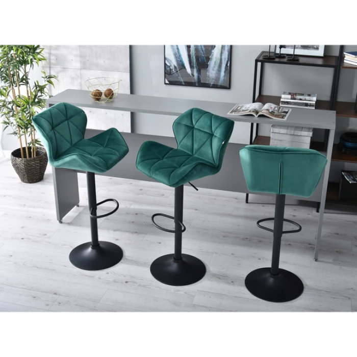 Барный стул со спинкой Bonro B-087 велюр зеленый с черным основанием.
