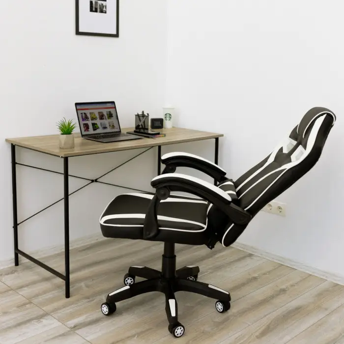 Геймерское игровое кресло компьютерное 4Points NT спортивное для пк с подушками раскладное белое