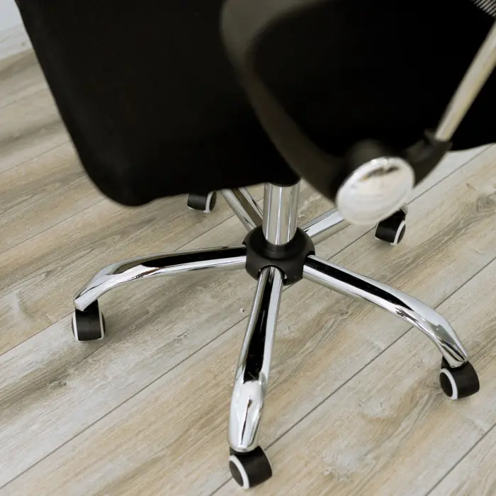 Крісло офісне 4Points Prestige чорне для офісу персоналу керівника