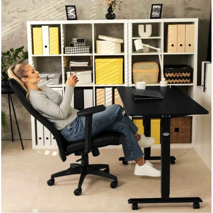 Офісне крісло Di Volio Adelo чорний