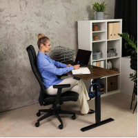 Офисное кресло Di Volio Adelo черный