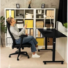 Офісне крісло Di Volio Adelo чорний