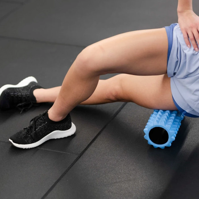 Масажний ролик Gymtek для йоги та фітнесу EVA 33*10,5см голубий