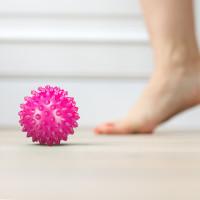 Набор массажных мячей Gymtek 65 мм 4 шт розово-салатовый