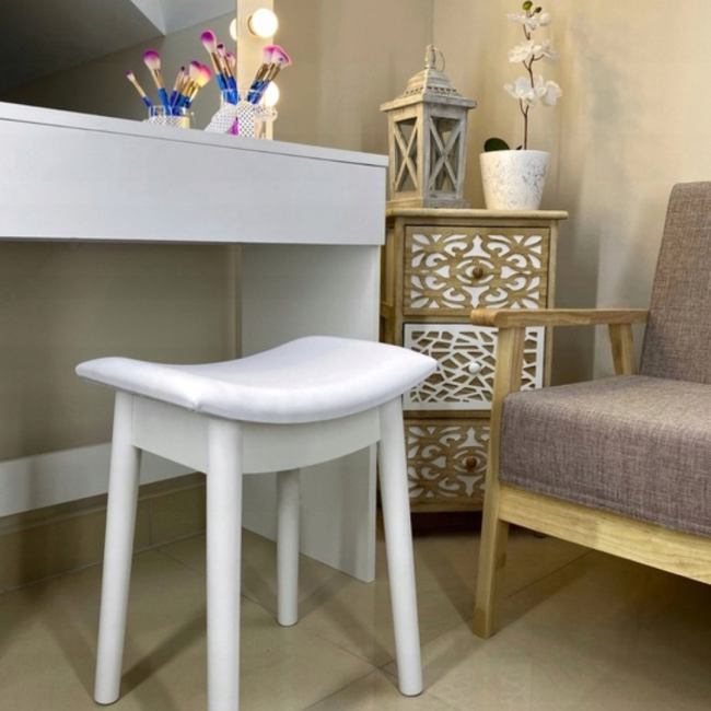 Табурет Chomik ROKA вигнутий у скандинавському стилі білий