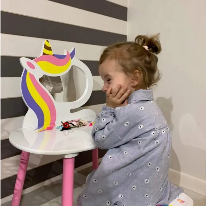 Дитячий туалетний столик Chomik LILY з дзеркалом + стілець