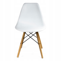 Стул Eva Jumi в скандинавском стиле с белыми деревянными ножками.