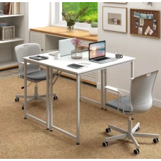 Компьютерный стол Costway Helena с металлическим каркасом белый.