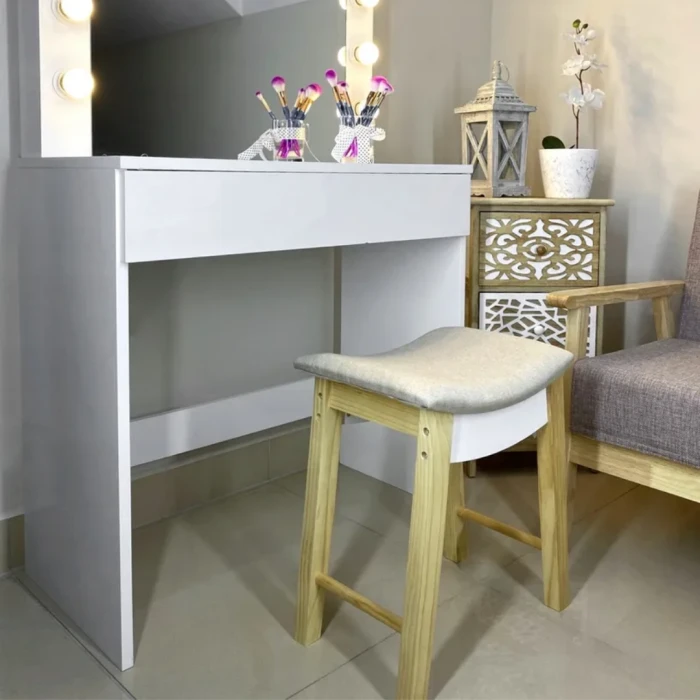 Табурет Chomik ROKA вигнутий у скандинавському стилі бежевий