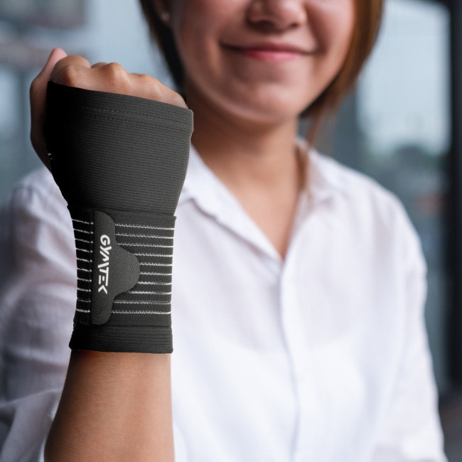 Фиксатор запястья и ладони Gymtek размер М черный