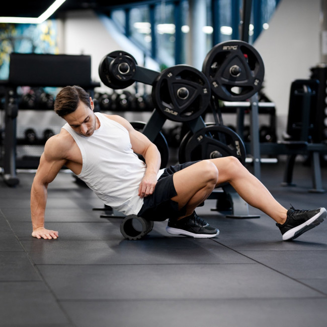 Масажний ролик Gymtek для йоги та фітнесу EVA 33*14см чорно-білий