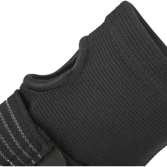 Фиксатор запястья и ладони Gymtek размер М черный