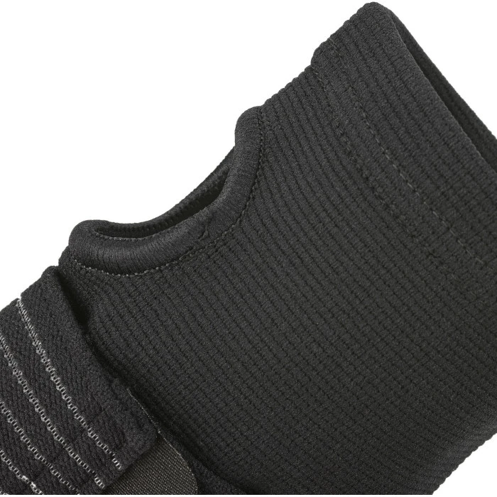 Фиксатор запястья и ладони Gymtek размер М черный