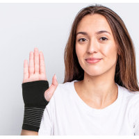 Фиксатор запястья и ладони Gymtek размер М черный