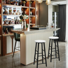 Комплект стульев Costway Eugad с подставкой для ног белый.