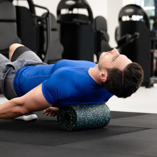 Масажний ролик Gymtek для йоги та фітнесу EPP 30*15см чорно-зелений