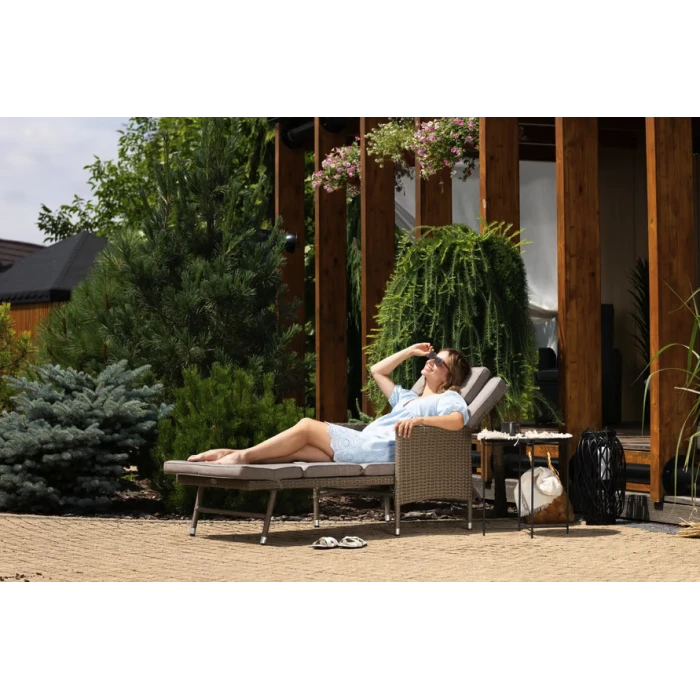 Садовый шезлонг Di Volio Breso из бежевого ротанга