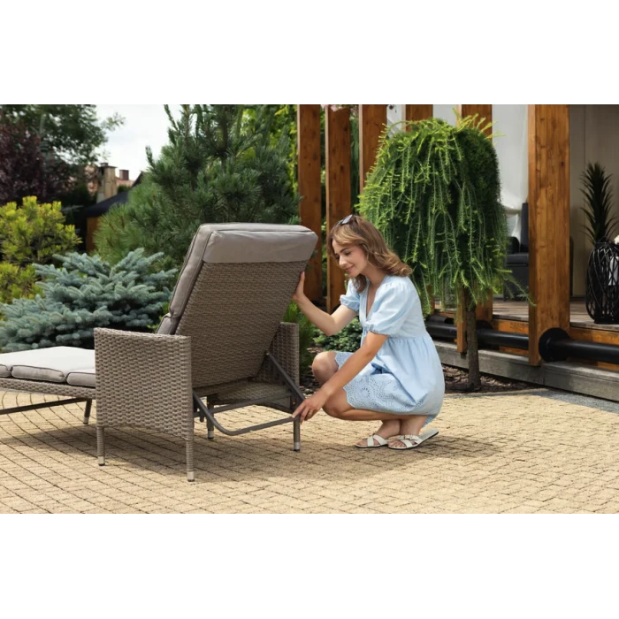 Садовый шезлонг Di Volio Breso из бежевого ротанга