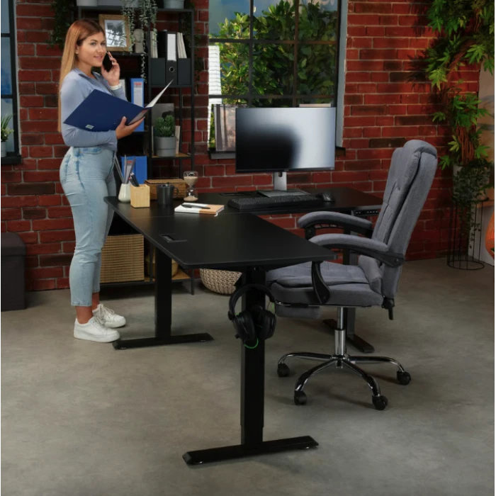 Компьютерный угловой стол Di Volio Montaro с регулируемой высотой черный