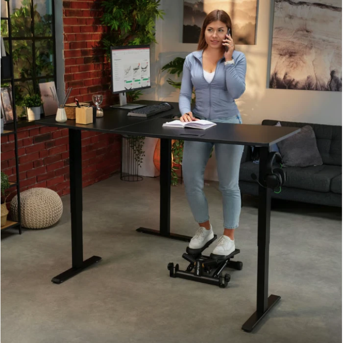 Компьютерный угловой стол Di Volio Montaro с регулируемой высотой черный