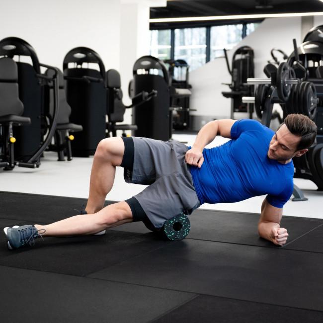 Масажний ролик Gymtek для йоги та фітнесу EPP 30*15см чорно-зелений