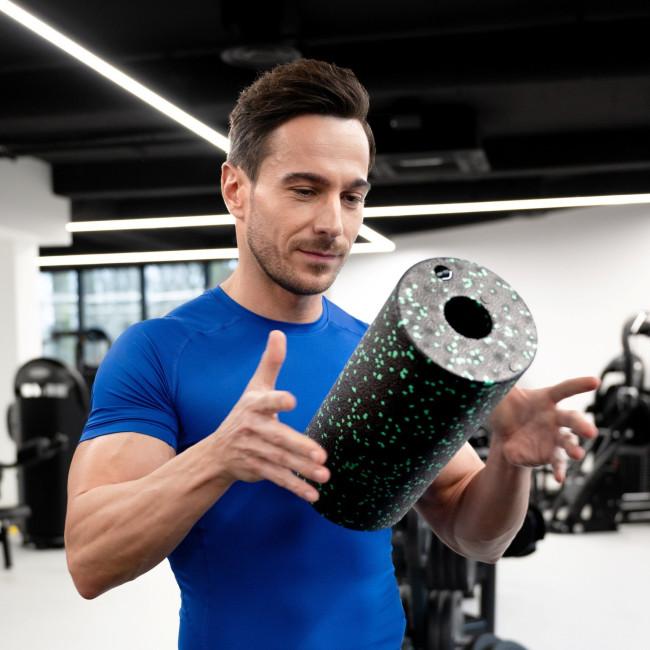 Масажний ролик Gymtek для йоги та фітнесу EPP 30*15см чорно-зелений