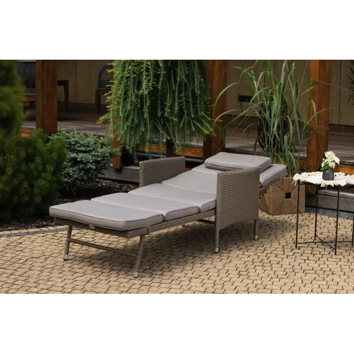 Садовый шезлонг Di Volio Breso из бежевого ротанга