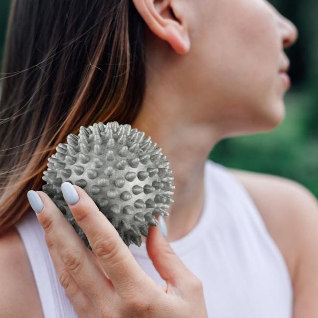 Набор массажных мячей Gymtek 70 мм 2 шт твердый/мягкий серо-голубой