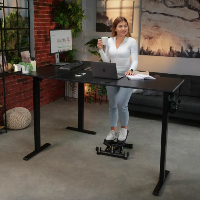 Компьютерный угловой стол Di Volio Trani с регулируемой высотой черный