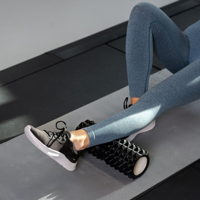 Масажний ролик Gymtek для йоги та фітнесу EVA 33*10,5см чорний