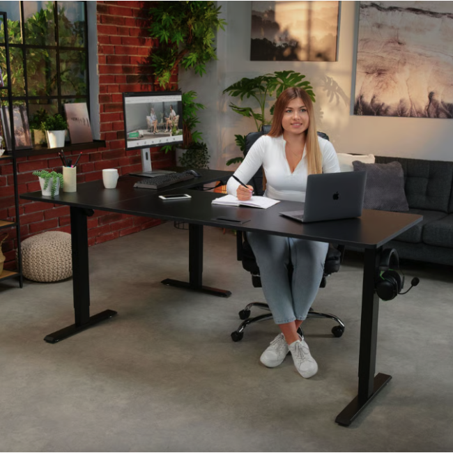 Компьютерный угловой стол Di Volio Trani с регулируемой высотой черный