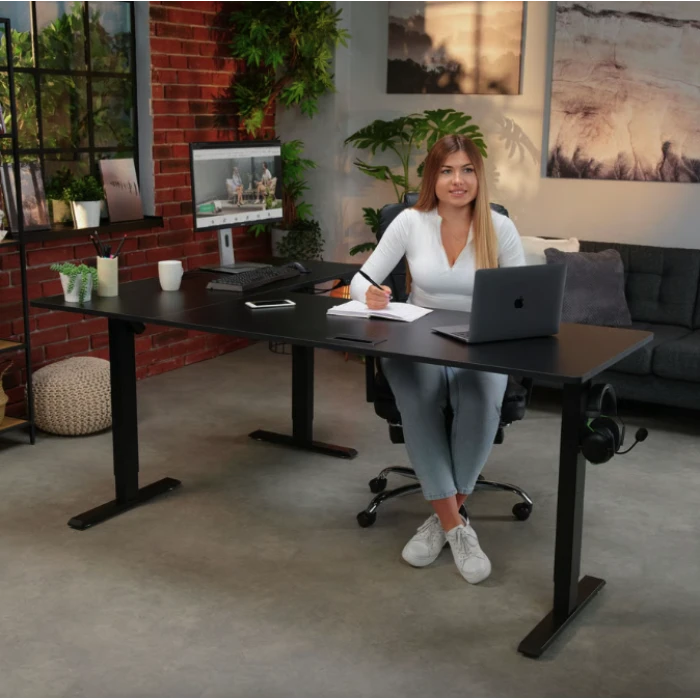 Компьютерный угловой стол Di Volio Trani с регулируемой высотой черный