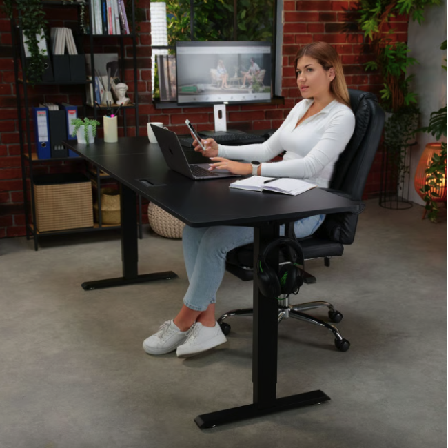 Компьютерный угловой стол Di Volio Trani с регулируемой высотой черный