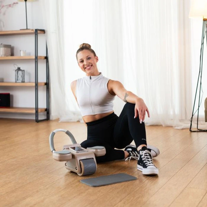 Колесо для тренировки мышц пресса HMS KA08 с LCD дисплеем и зарядкой, коричневое.