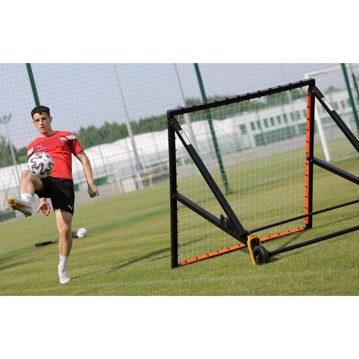 Сетка тренировочная для футбола Yakimasport Rebounder PRO 120 х 120 см, оранжево-черный