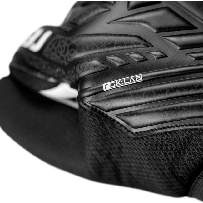 Перчатки вратарские Reusch Attrakt Starter Solid 5570514 7700 г.7,5, черные