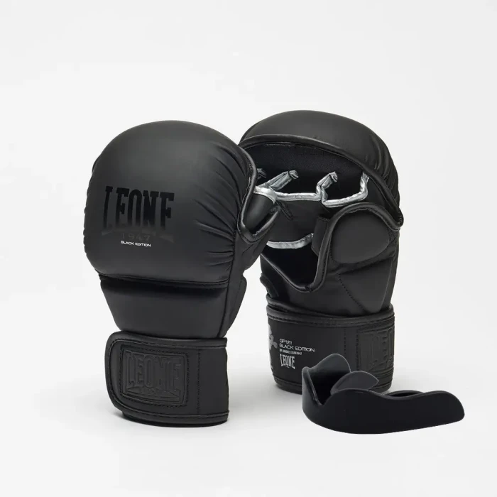 Перчатки греплинговые для ММА с капой Leone BLACK Edition размер M, черные