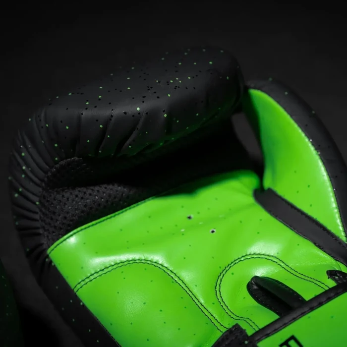 Перчатки боксерские с бинтами Phantom Galaxy размер 10 унций, черно-зеленые